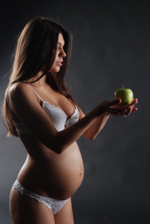33 неделя беременности что происходит с мамой. Определение параметров развития плода по УЗИ. Нужно ли принимать витамины